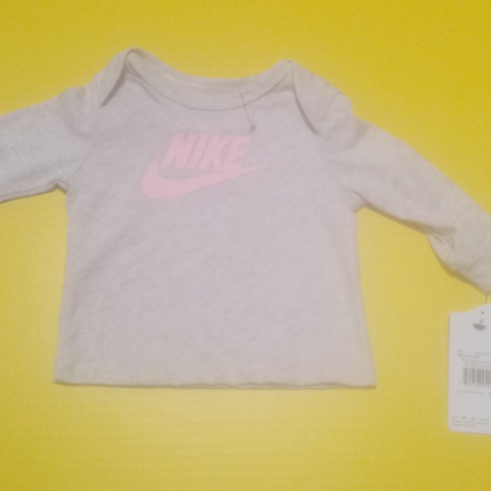 Nike shirt girls size 6 months